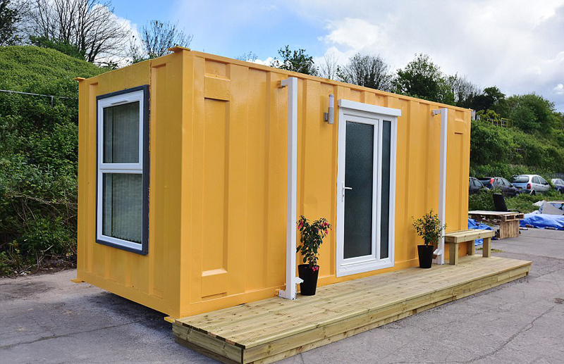 集裝箱也能當(dāng)住宅？英國(guó)企業(yè)家創(chuàng)新改造，為流浪漢提供溫暖家園